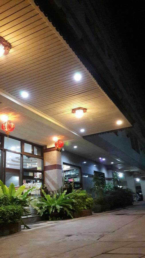 Veerasuda Condotel Ratchaburi Exteriör bild