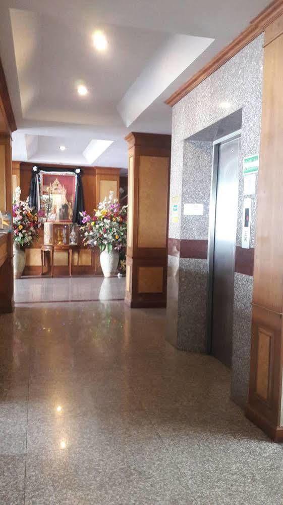 Veerasuda Condotel Ratchaburi Exteriör bild