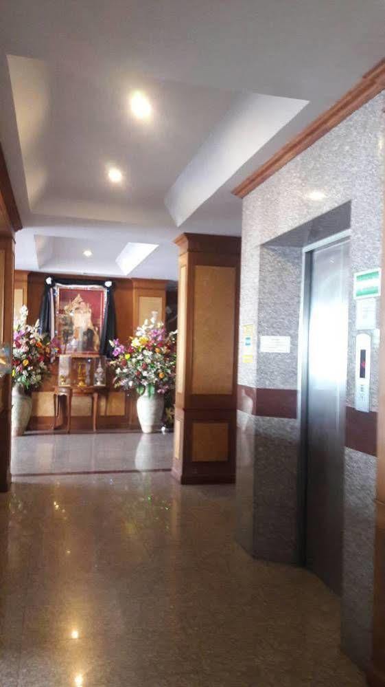Veerasuda Condotel Ratchaburi Exteriör bild