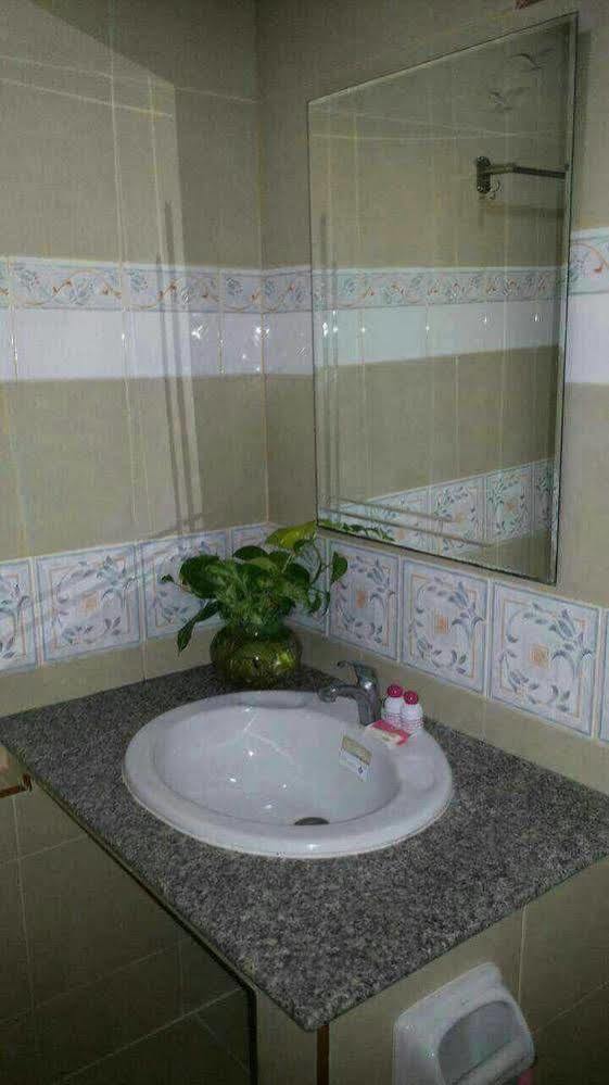 Veerasuda Condotel Ratchaburi Exteriör bild