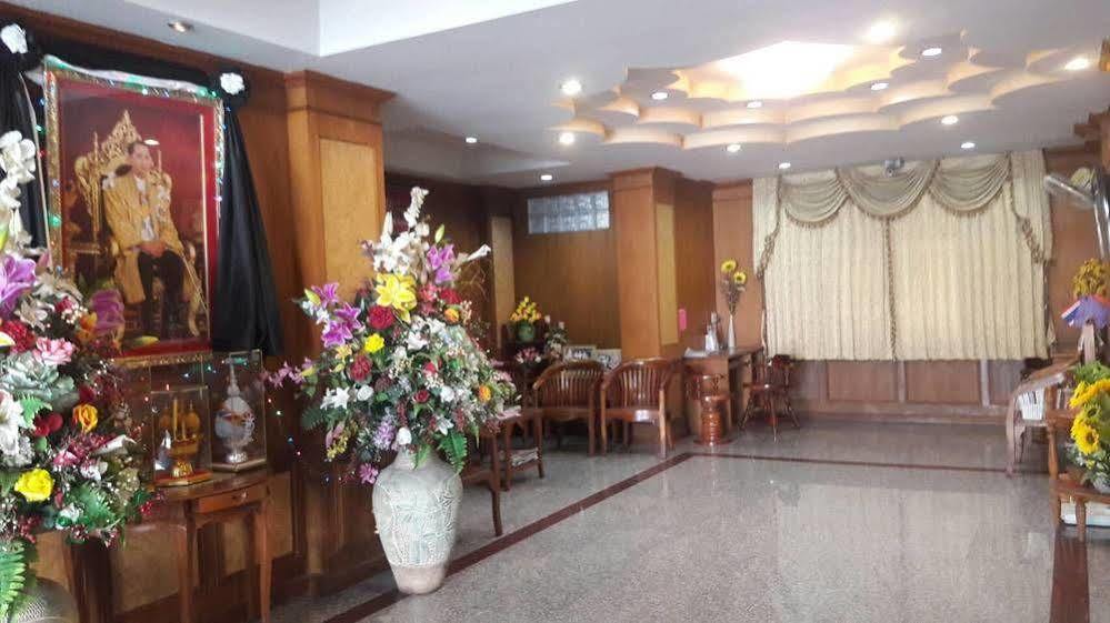 Veerasuda Condotel Ratchaburi Exteriör bild